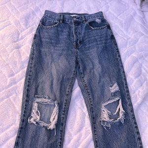 Lightly worn ripped knee pacsun jeans